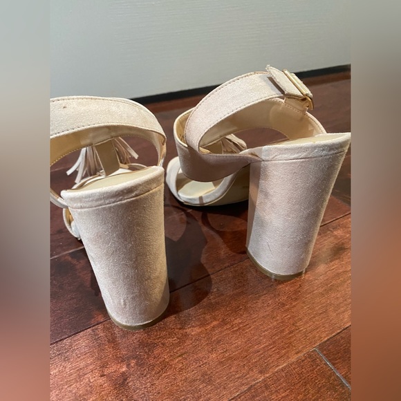 Brand new, never worn, beige block heel open toe shoes, size 8 - Picture 4 of 8